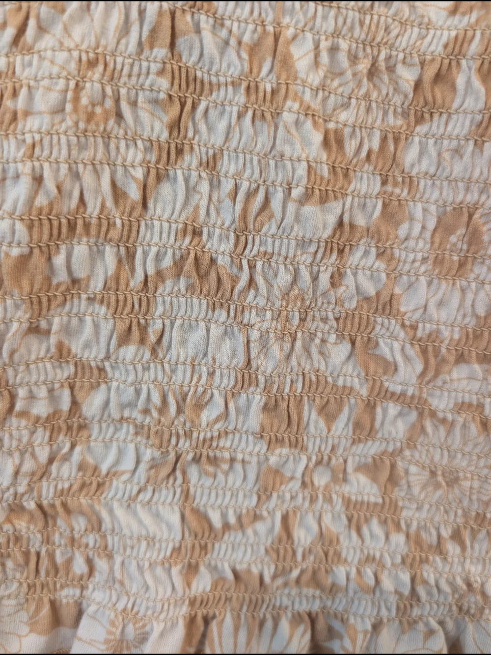 American Eagle Outfitters Beige Floral Smocked Cami Crop Top Small - Picture 2 of 8